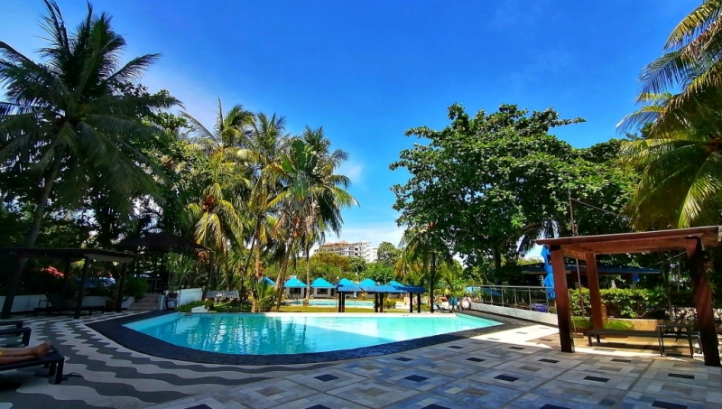 フィリピン留学 Cebu21 - Genius English-Swimming pool-7